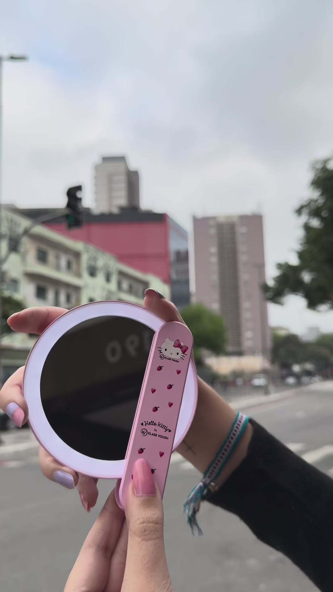 Espelho Led Lumi Reflect Dobrável by Hello Kitty